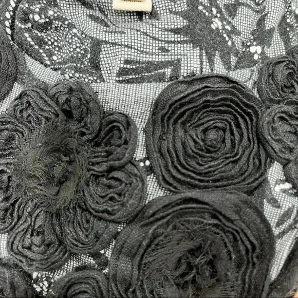 ECI 100% silk Fully lined mini dress with chest flower detailing - Picture 7 of 11